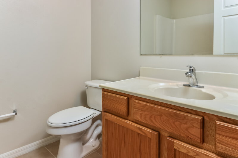 1,975/Mo, 6452 Tabogi Trl Wesley Chapel, FL 33545 Bathroom View