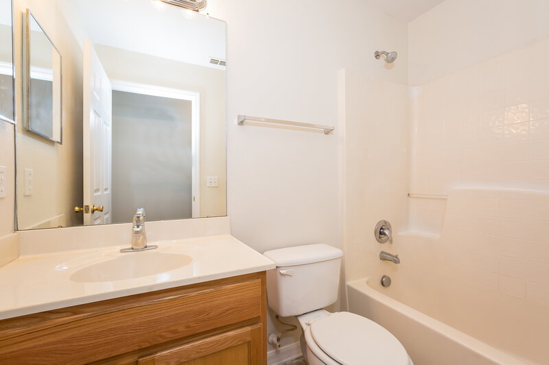 2,455/Mo, 13508 Small Mouth Way Riverview, FL 33569 Bathroom View