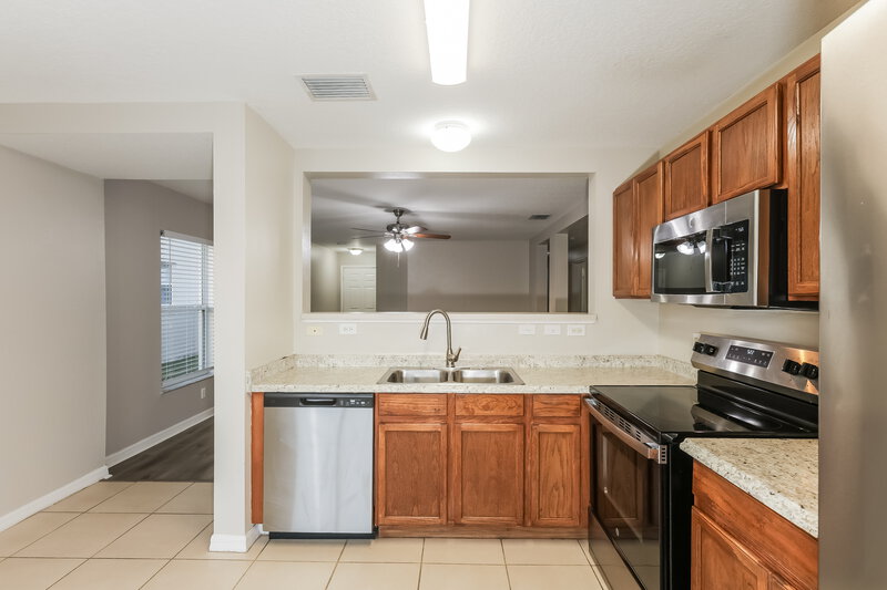 1,885/Mo, 11019 Golden Silence Dr Riverview, FL 33579 Kitchen View 2
