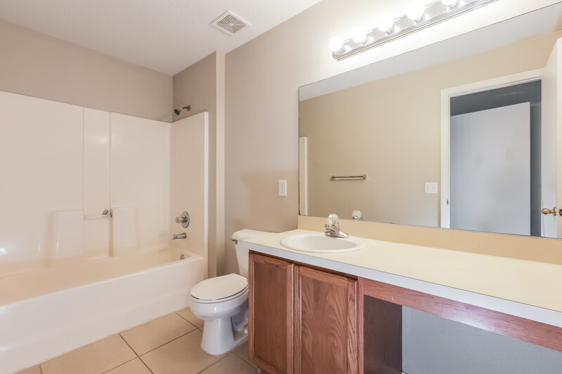 1,885/Mo, 11019 Golden Silence Dr Riverview, FL 33579 Main Bathroom View