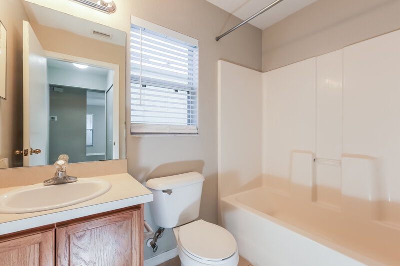 1,885/Mo, 11019 Golden Silence Dr Riverview, FL 33579 Bathroom View