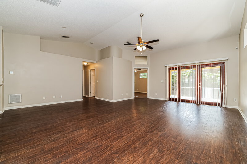2,265/Mo, 4022 Fontana Pl Valrico, FL 33596 Living Room View 2