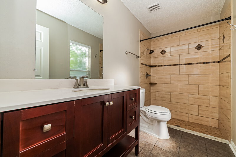 2,265/Mo, 4022 Fontana Pl Valrico, FL 33596 Main Bathroom View