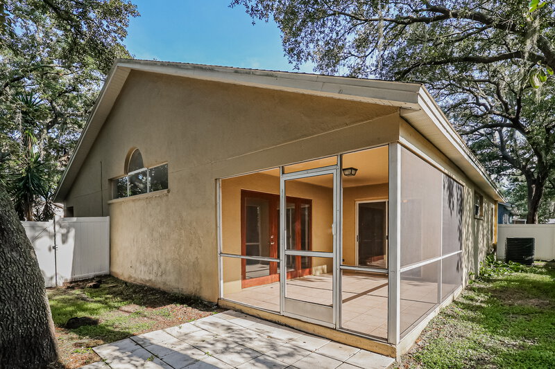 2,265/Mo, 4022 Fontana Pl Valrico, FL 33596 Rear View