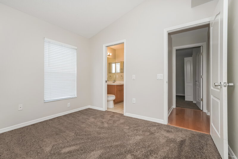 2,335/Mo, 12512 Lake Vista Dr Gibsonton, FL 33534 Bedroom View 2