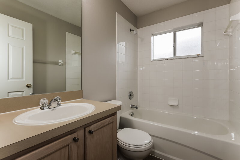 2,215/Mo, 6415 Buckhead Ct Wesley Chapel, FL 33545 Bathroom View