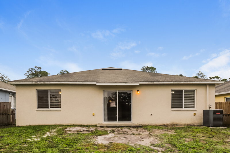2,215/Mo, 6415 Buckhead Ct Wesley Chapel, FL 33545 Rear View