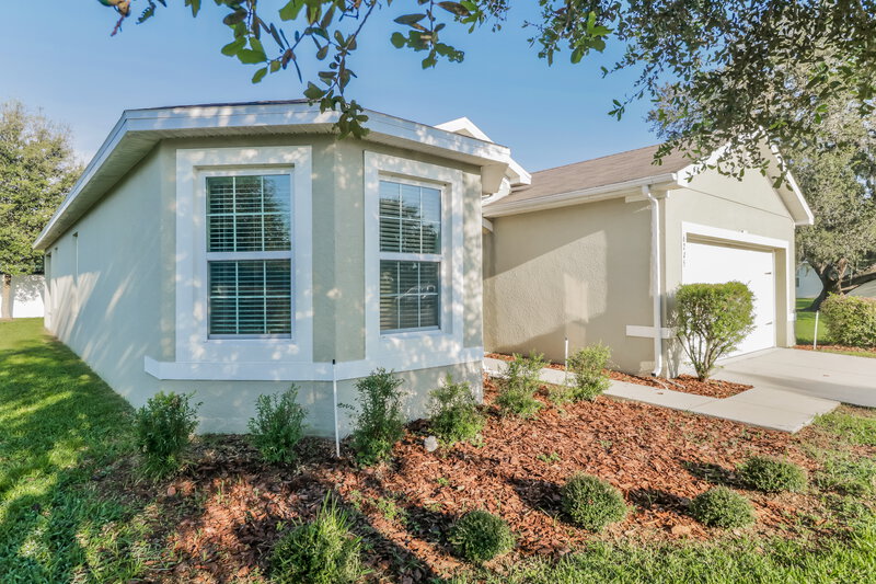 2,010/Mo, 6215 Merrifield Dr Zephyrhills, FL 33541 Front View