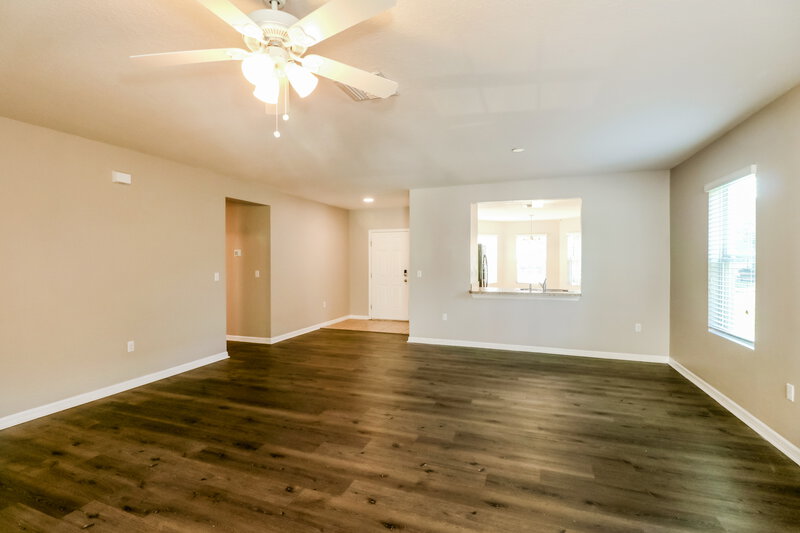 2,010/Mo, 6215 Merrifield Dr Zephyrhills, FL 33541 Living Room View 2