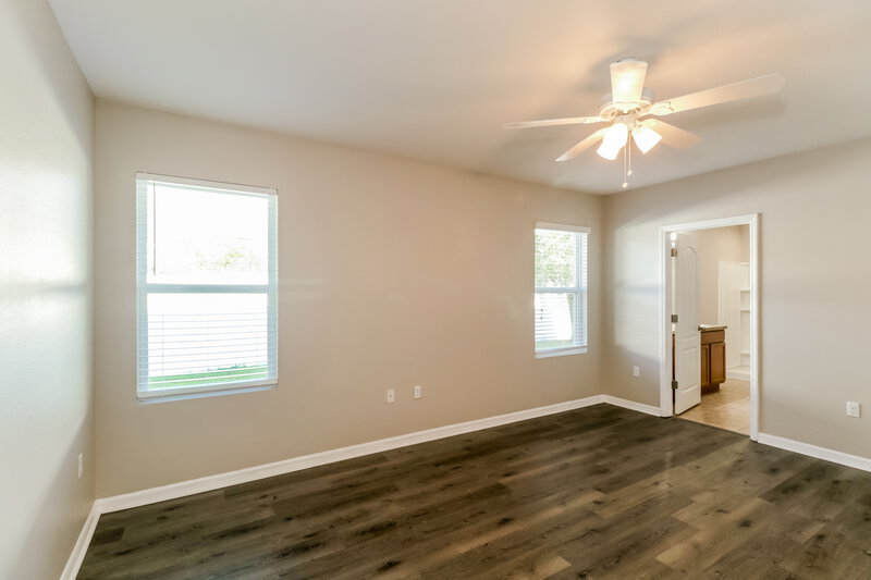 2,010/Mo, 6215 Merrifield Dr Zephyrhills, FL 33541 Main Bedroom View