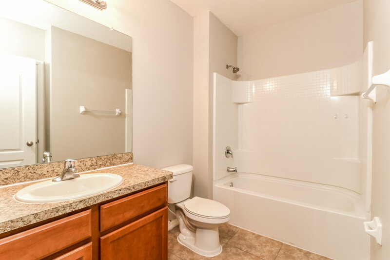 2,010/Mo, 6215 Merrifield Dr Zephyrhills, FL 33541 Bathroom View