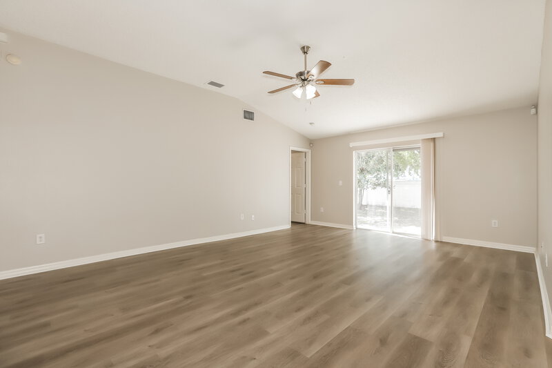 2,270/Mo, 11035 Whittney Chase Dr Riverview, FL 33579 Living Room View