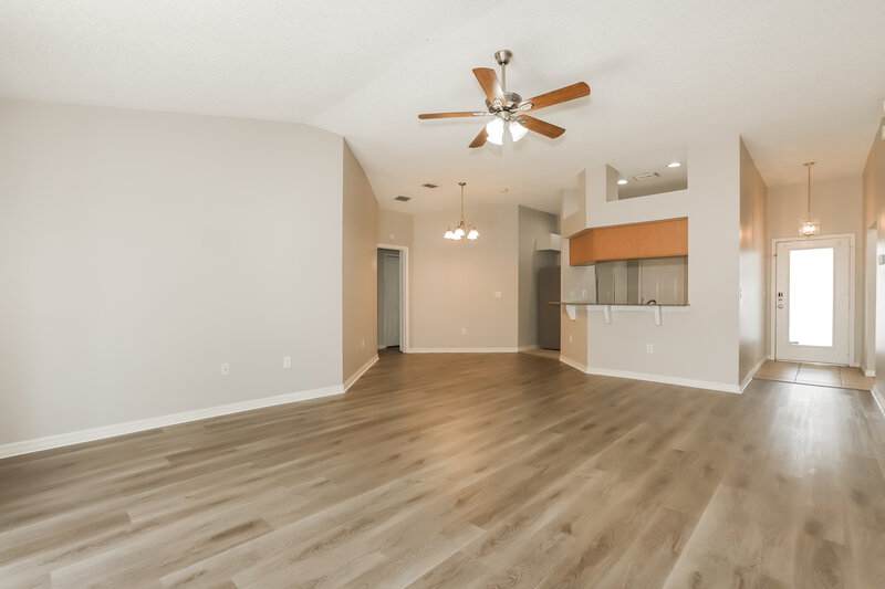 2,270/Mo, 11035 Whittney Chase Dr Riverview, FL 33579 Living Room View 2