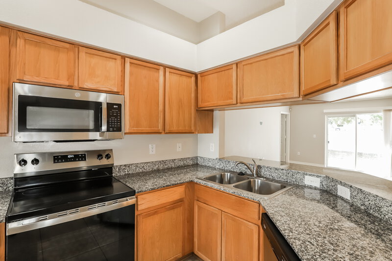 2,270/Mo, 11035 Whittney Chase Dr Riverview, FL 33579 Kitchen View 2