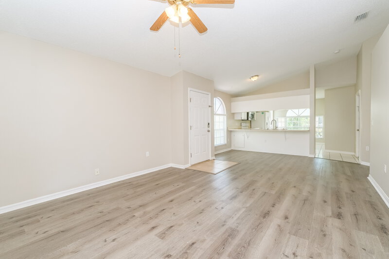 1,720/Mo, 7915 Barclay Rd New Port Richey, FL 34654 Living Room View 2