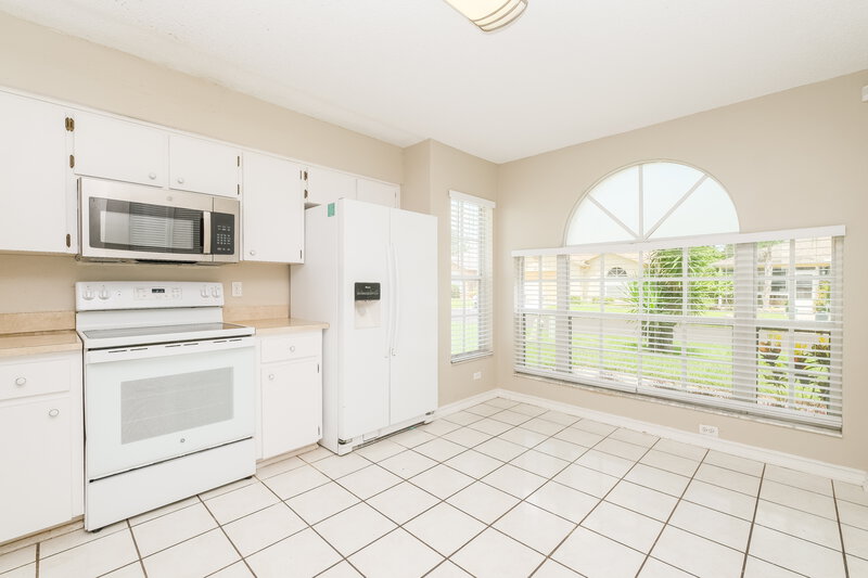 1,720/Mo, 7915 Barclay Rd New Port Richey, FL 34654 Kitchen View 2