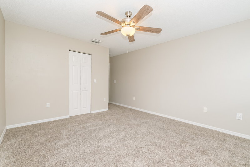 1,720/Mo, 7915 Barclay Rd New Port Richey, FL 34654 Main Bedroom View 2