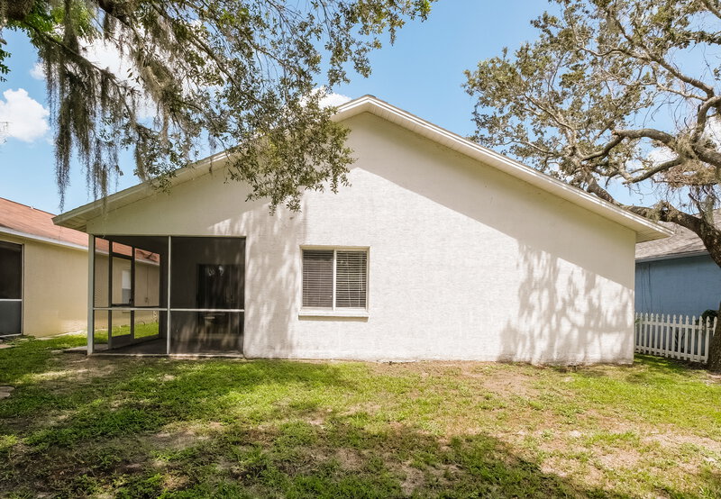 1,720/Mo, 7915 Barclay Rd New Port Richey, FL 34654 Rear View