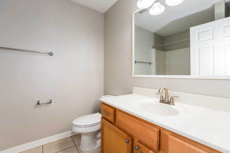 1,930/Mo, 11508 Ivy Flower Loop Riverview, FL 33578 Bathroom View