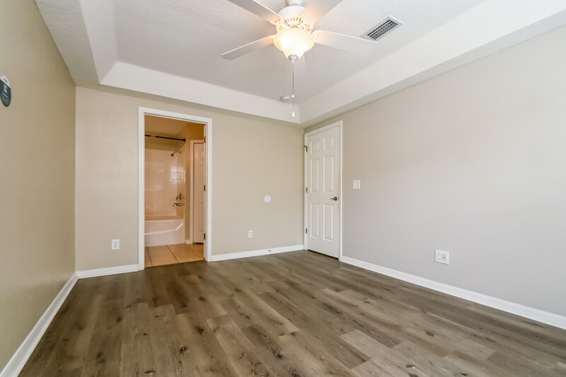 2,160/Mo, 548 Summer Sails Dr Valrico, FL 33594 Main Bedroom View 2