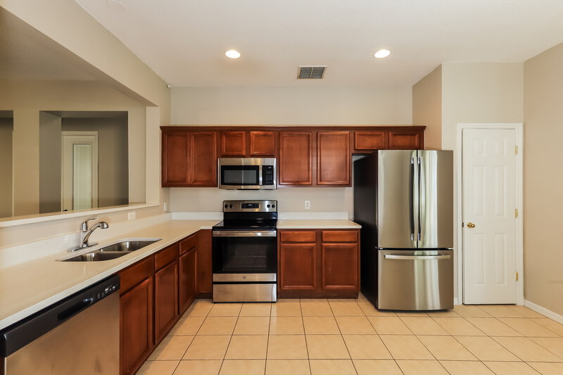 2,075/Mo, 2503 Silvermoss Dr Wesley Chapel, FL 33544 Kitchen View 2