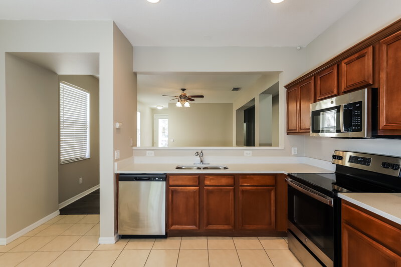 2,075/Mo, 2503 Silvermoss Dr Wesley Chapel, FL 33544 Kitchen View 3