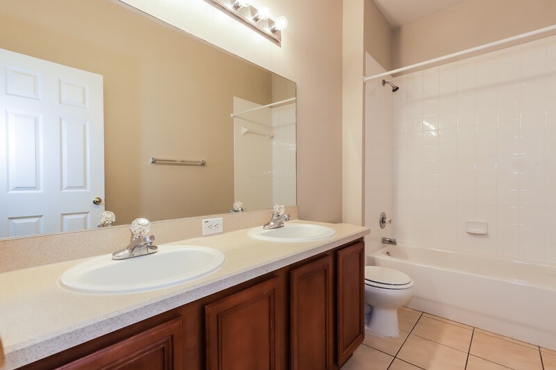 2,075/Mo, 2503 Silvermoss Dr Wesley Chapel, FL 33544 Bathroom View