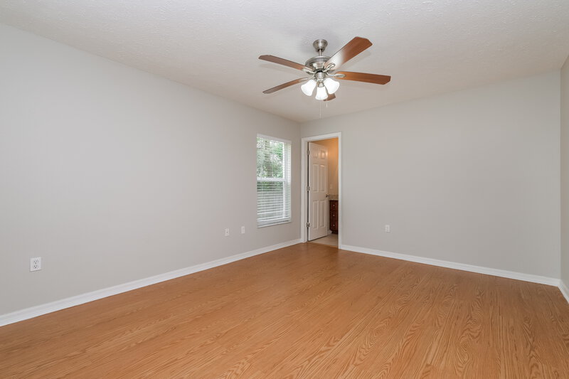 1,765/Mo, 11027 Kenmore Dr New Port Richey, FL 34654 Main Bedroom View