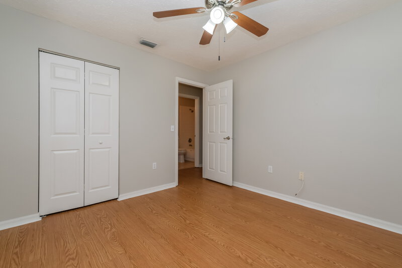 1,765/Mo, 11027 Kenmore Dr New Port Richey, FL 34654 Bedroom View