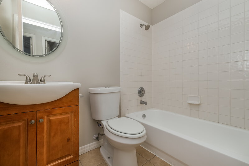 1,765/Mo, 11027 Kenmore Dr New Port Richey, FL 34654 Bathroom View