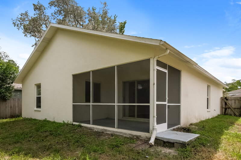 1,765/Mo, 11027 Kenmore Dr New Port Richey, FL 34654 Rear View
