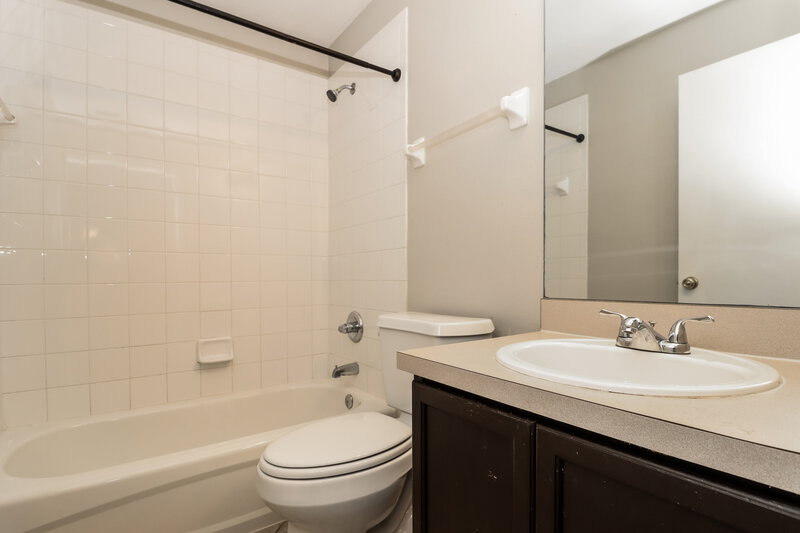 2,090/Mo, 13330 Prestwick Dr Riverview, FL 33579 Bathroom View