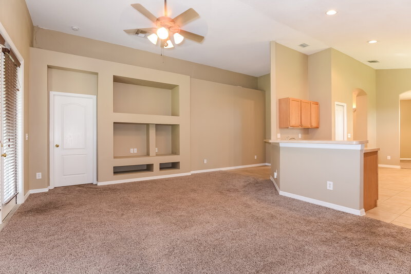 2,275/Mo, 5003 Windingbrook Trl Wesley Chapel, FL 33544 Living Room View 2