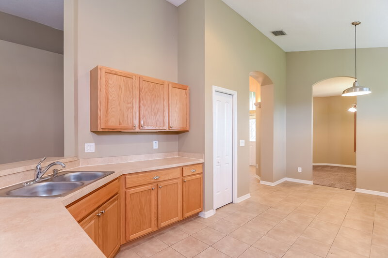 2,275/Mo, 5003 Windingbrook Trl Wesley Chapel, FL 33544 Kitchen View 3