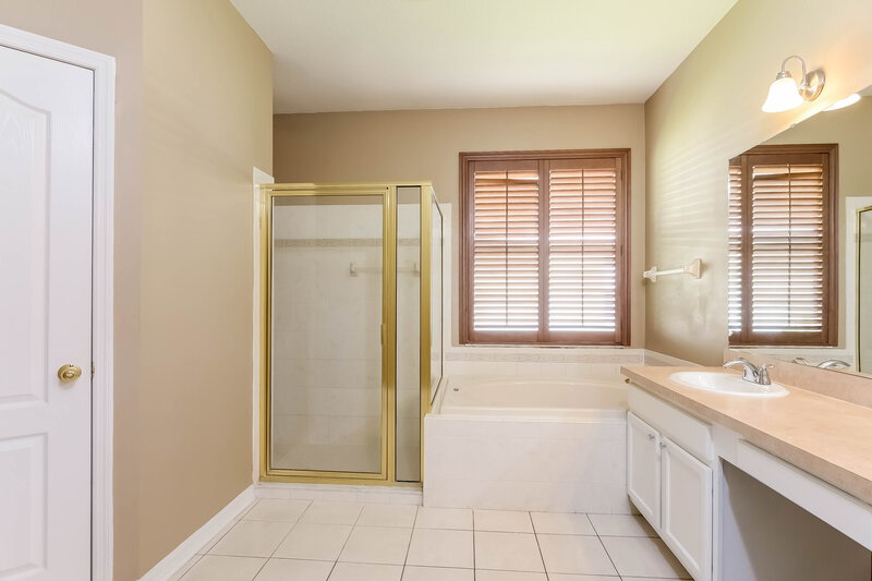 2,275/Mo, 5003 Windingbrook Trl Wesley Chapel, FL 33544 Master Bathroom View