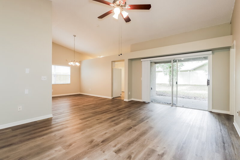 2,020/Mo, 1140 Hardwood Dr Valrico, FL 33596 Living Room View