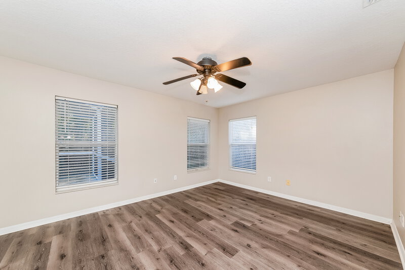 1,935/Mo, 406 Chimney Rock Dr Ruskin, FL 33570 Main Bedroom View