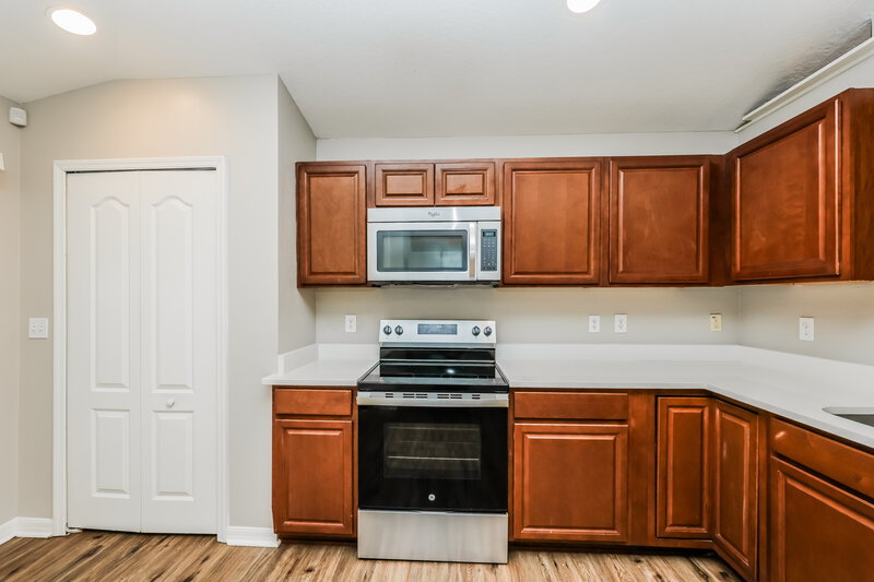 2,020/Mo, 18530 Kentisbury Ct Land O Lakes, FL 34638 Kitchen View