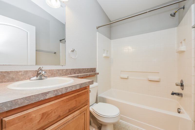 2,020/Mo, 18530 Kentisbury Ct Land O Lakes, FL 34638 Bathroom View