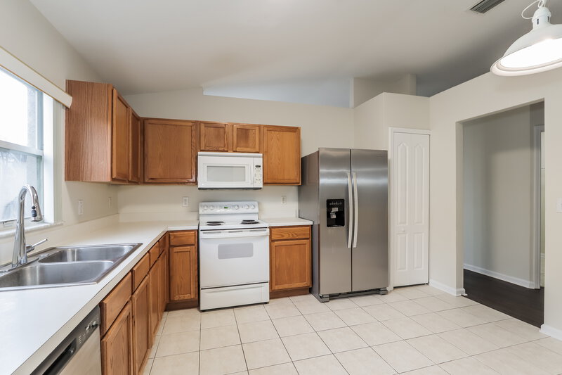 2,215/Mo, 25850 Commendable Loop Wesley Chapel, FL 33544 Kitchen View