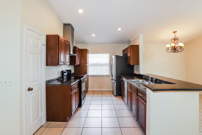 2,200/Mo, 11307 Brownstone Ct Riverview, FL 33569 Kitchen View