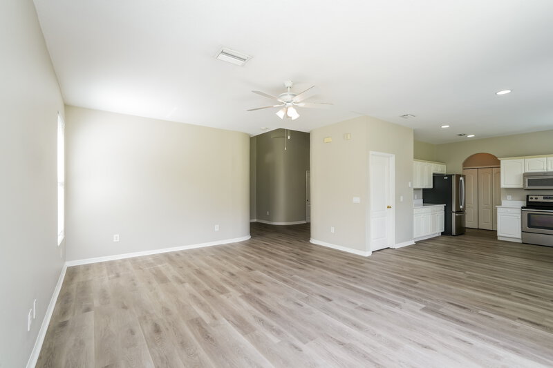 2,120/Mo, 7548 Blue Spring Dr Land O' Lakes, FL 34637 Living Room View 2