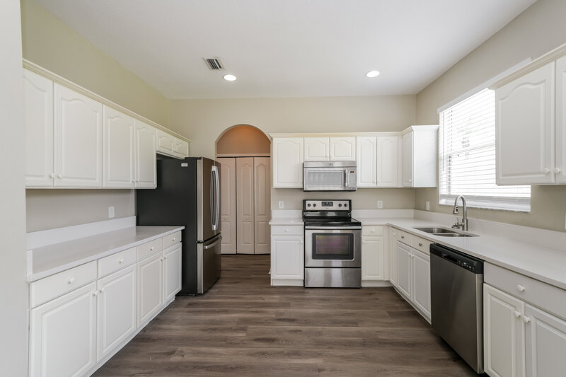 2,120/Mo, 7548 Blue Spring Dr Land O' Lakes, FL 34637 Kitchen View