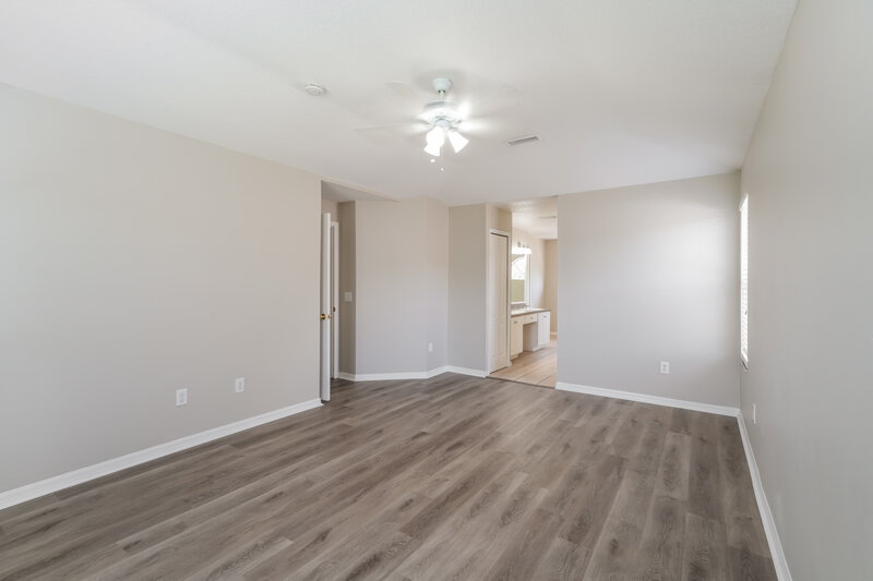 2,120/Mo, 7548 Blue Spring Dr Land O' Lakes, FL 34637 Main Bedroom View 2