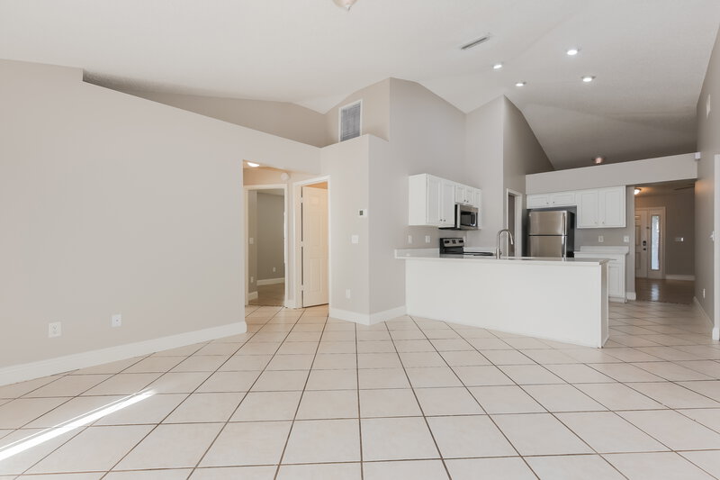 2,345/Mo, 1540 Chepacket St Brandon, FL 33511 Family Room View 2