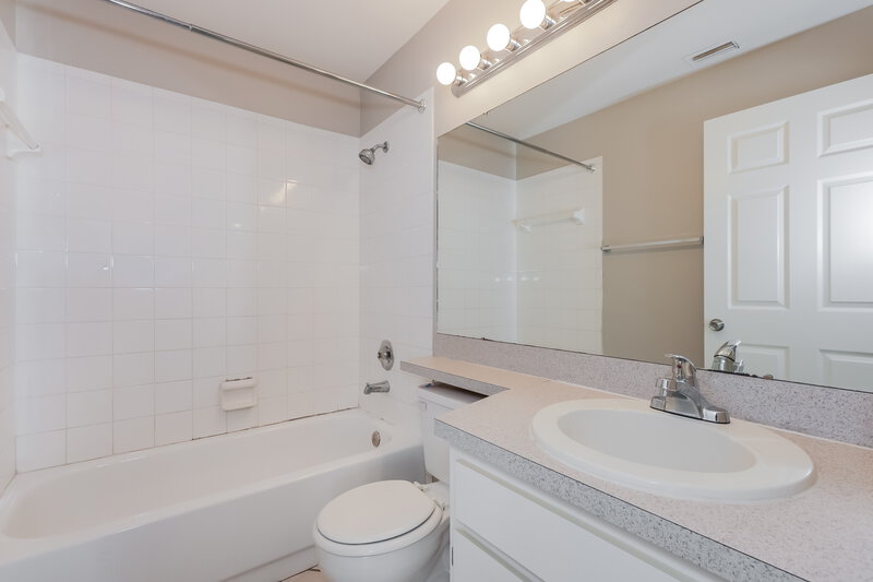 2,345/Mo, 1540 Chepacket St Brandon, FL 33511 Bathroom View