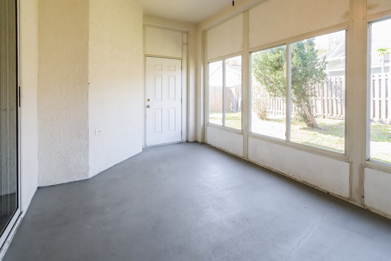 3,650/Mo, 1627 Wakefield Dr Brandon, FL 33511 Sun Room View