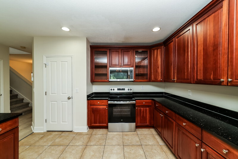 3,000/Mo, 209 Fern Gulley Dr Seffner, FL 33584 Kitchen View