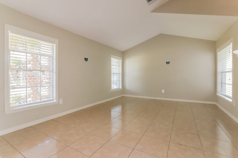 2,315/Mo, 2006 Green Juniper Ln Brandon, FL 33511 Living Room View