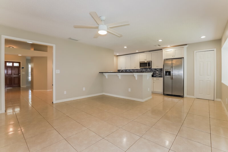 2,315/Mo, 2006 Green Juniper Ln Brandon, FL 33511 Family Room View 2